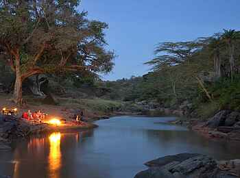 Ol Malo: Lagefeuer am Fluss