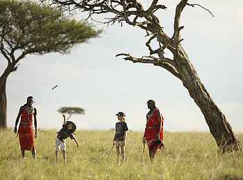 Kichwa Tembo Tented Camp: Speerwerfen Kichwa Tembo Tented Camp: Speerwerfen