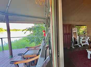 Shametu River Lodge: Terrasse