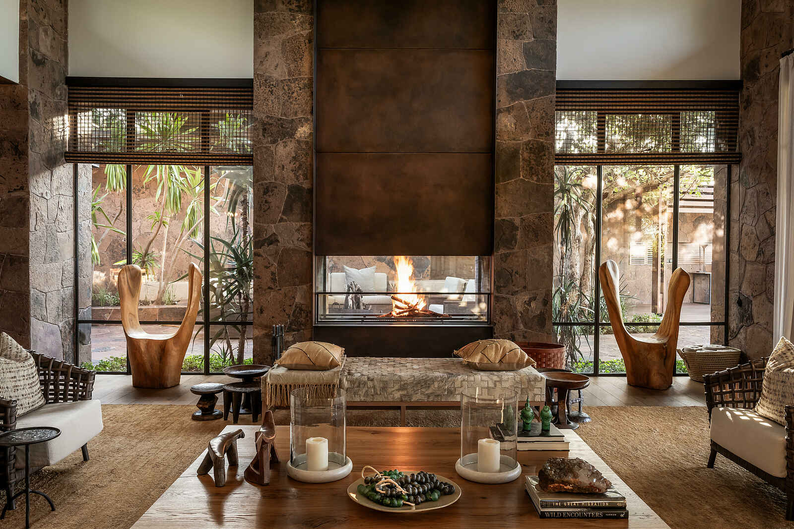 Singita Kilima Villa: Am Kamin Singita Kilima Villa: Am Kamin