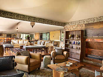 Zanji Suite at Tembo Plains Camp: Der Zentralbereich Zanji Suite at Tembo Plains Camp: Der Zentralbereich