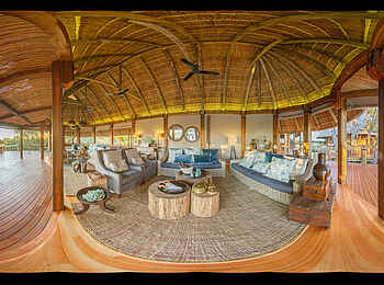 Camp Okavango: Sitzbereich in der Lounge