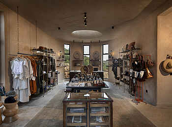 andBeyond Suyian Lodge: Die Boutique für Kleidung und Andenken andBeyond Suyian Lodge: Die Boutique für Kleidung und Andenken