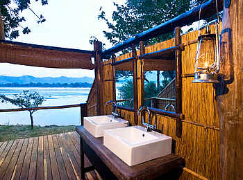 Chamilandu Bushcamp: Gästebad Chamilandu Bushcamp: Gästebad