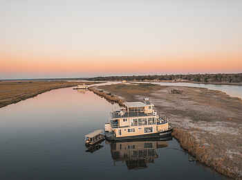 Chobe Princess: Ankern für die Nacht Chobe Princess: Ankern für die Nacht