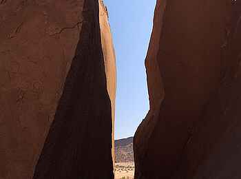 Doro Nawas: Felsen in Twyfelfontein
