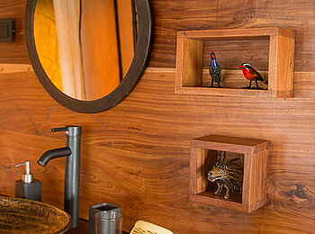 Kiota Camp: Waschbecken mit Spiegel Kiota Camp: Waschbecken mit Spiegel