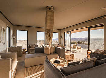 Kulala Desert Lodge: Gemütliche Lounge