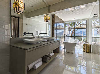 La Petite Ferme Boutique Hotel: Vinyard Suite Badezimmer