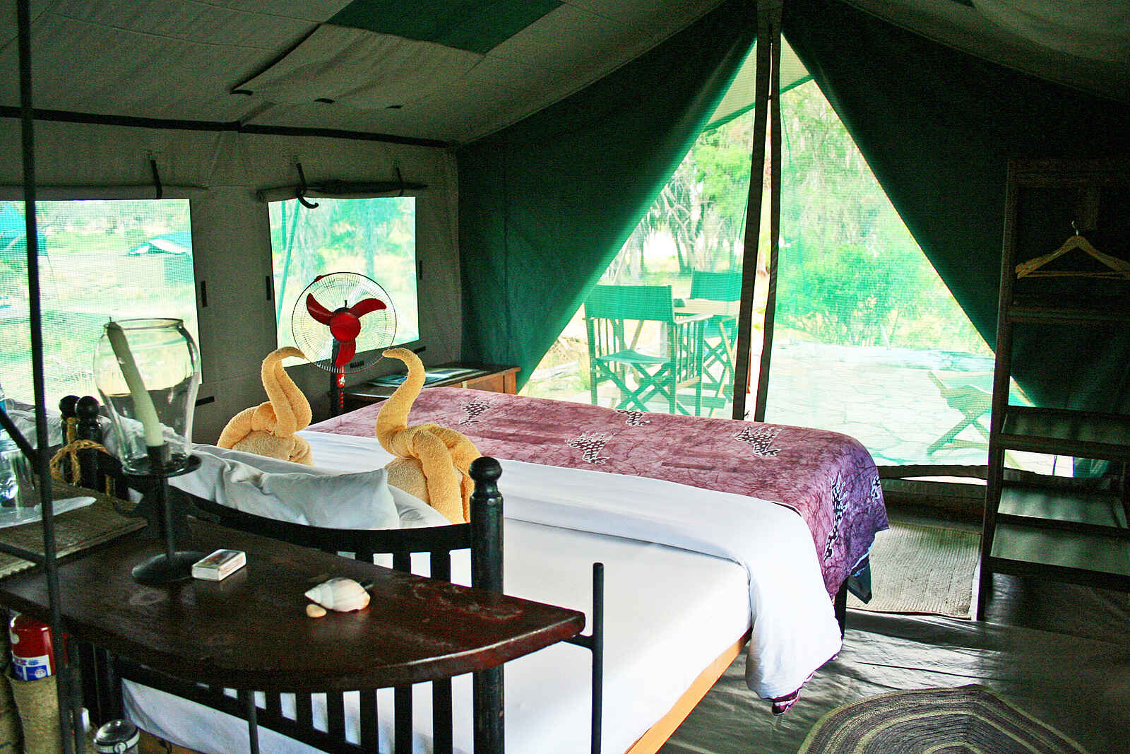 Lake Manze Camp: Doppelbett Lake Manze Camp: Doppelbett