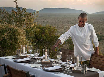 Morukuru River House: Essbereich mit Aussicht Morukuru River House: Essbereich mit Aussicht