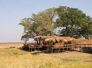 Shumba Camp: Main Lodge Shumba Camp: Main Lodge