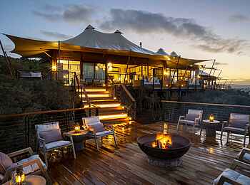 Sindile Luxury Tented Camp: Lagerfeuer am Abend Sindile Luxury Tented Camp: Lagerfeuer am Abend