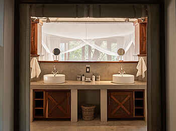 Tuli Safari Lodge Mashatu: Luxury Tented Suite Waschbecken