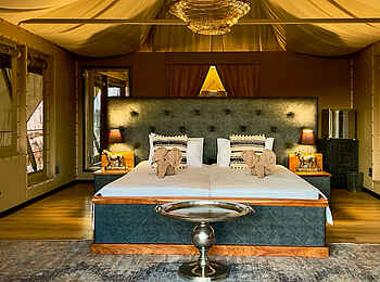 Twyfelfontein Adventure Camp: Blick in ein Premium Zelt Twyfelfontein Adventure Camp: Blick in ein Premium Zelt