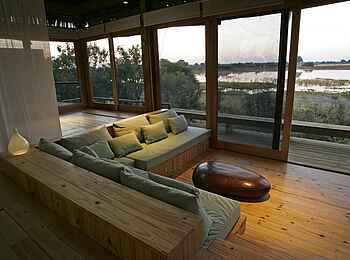 Vumbura Plains Camp: Sunken Lounge