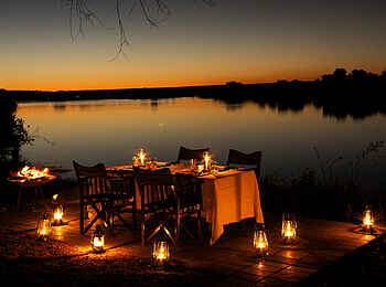 Zambezi Sands: Abendessen am Flussufer