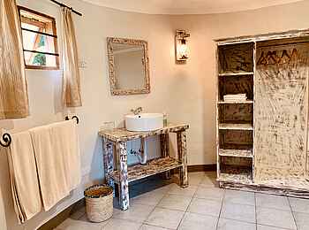 Mt. Meru Game Lodge: Waschtisch