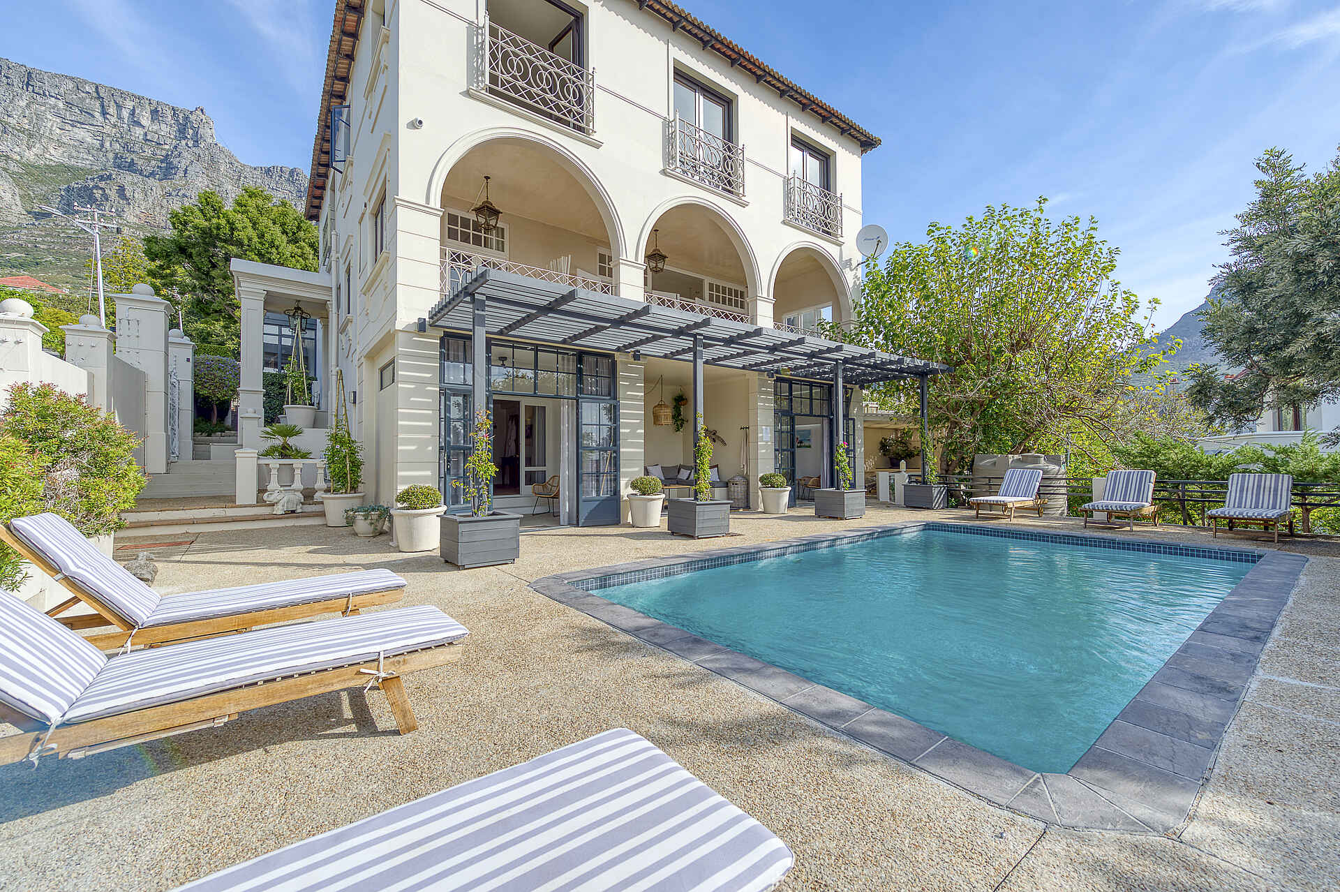 De Tafelberg Guesthouse: Der Pool