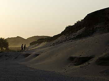 Hoanib Skeleton Coast Camp: Wüstenwanderung Hoanib Skeleton Coast Camp: Wüstenwanderung
