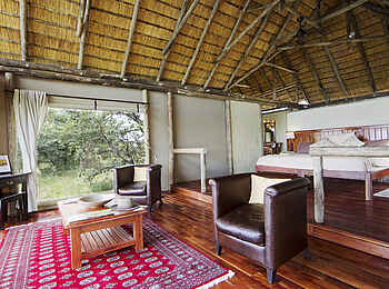 Lagoon Camp: Lounge vor dem Bett Lagoon Camp: Lounge vor dem Bett