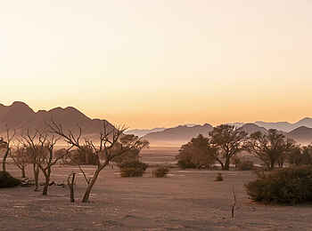 Little Kulala Lodge: Sonnenaufgang in der Namib Little Kulala Lodge: Sonnenaufgang in der Namib