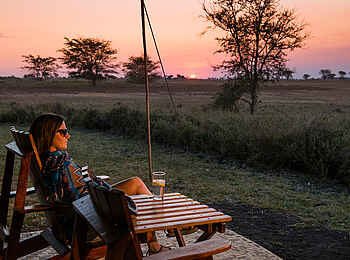 Mukambi Busanga Plains Camp: Entspannender Sundowner Mukambi Busanga Plains Camp: Entspannender Sundowner