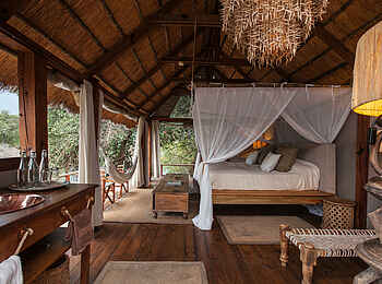 Sindabezi Island Camp: Ein Gästechalet