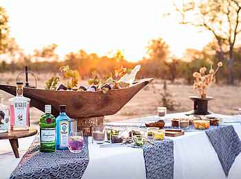 Puku Ridge Camp: Sundowner Bar Puku Ridge Camp: Sundowner Bar