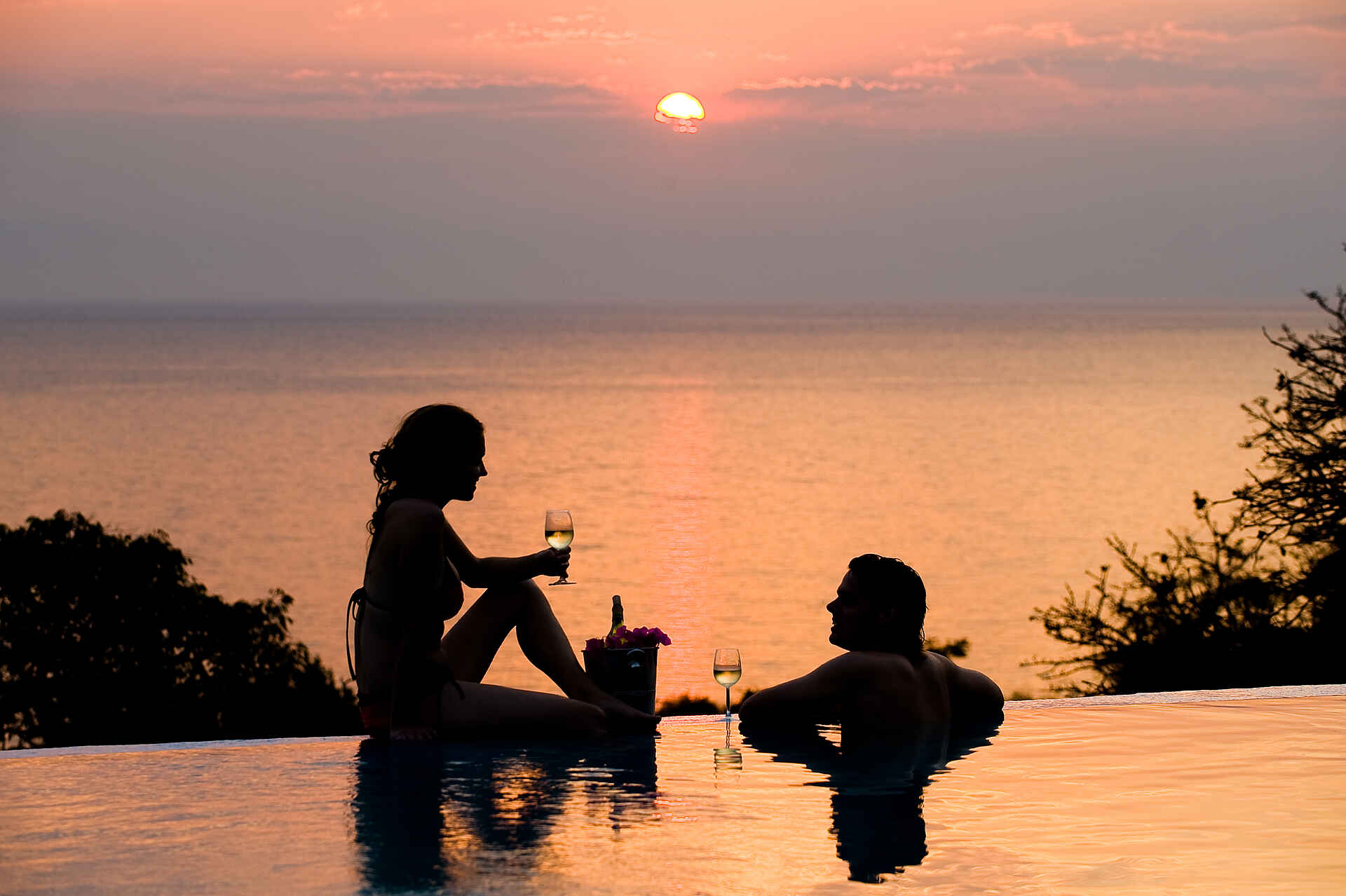 Pumulani Lodge: Romantischer Sundowner am Pool