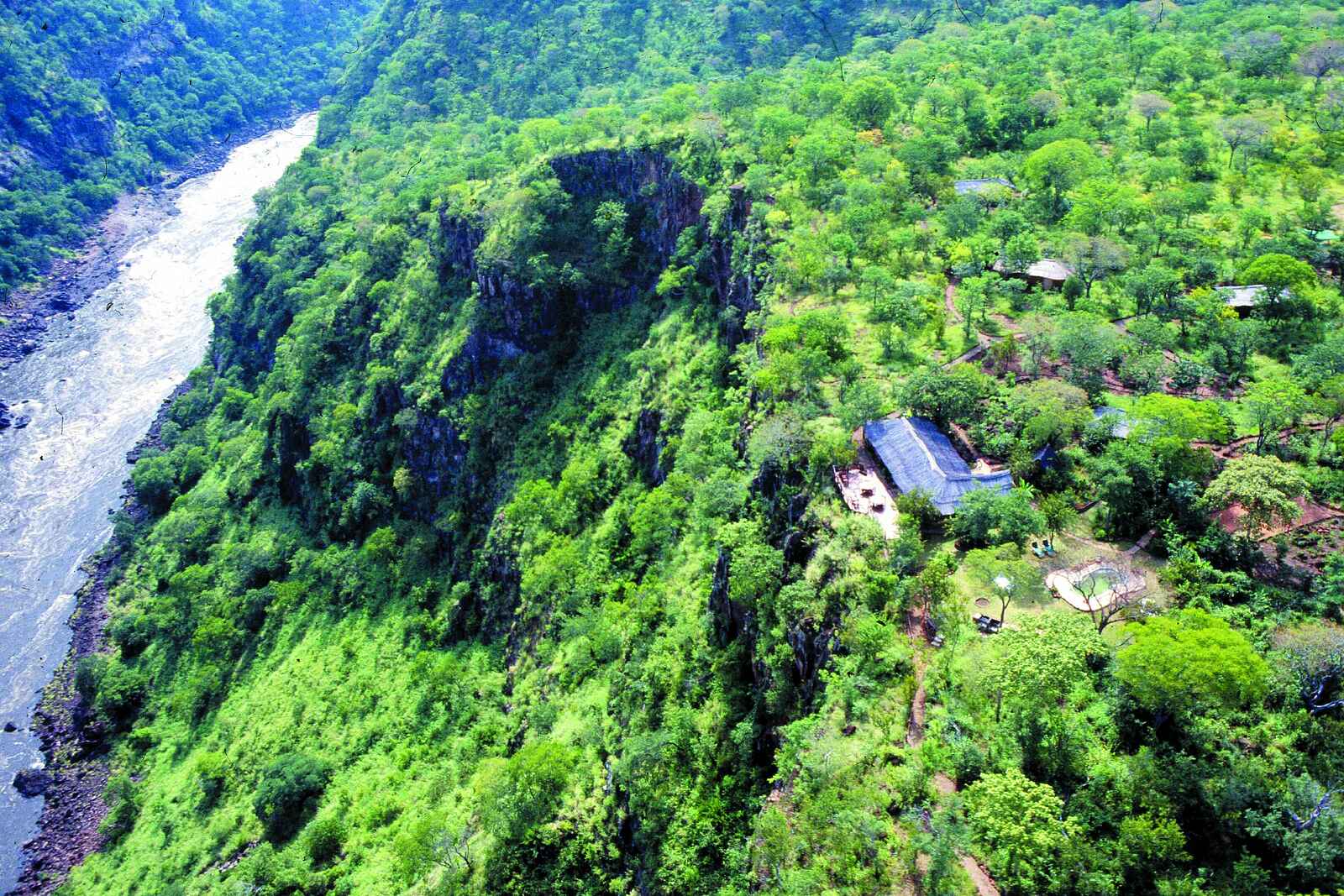 Taita Falcon Lodge: Lage der Lodge am Rand der Batoka-Schlucht Taita Falcon Lodge: Lage der Lodge am Rand der Batoka-Schlucht