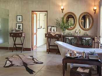 King's Camp - Waterbuck Private Camp: Bad der Luxury Suite King's Camp - Waterbuck Private Camp: Bad der Luxury Suite