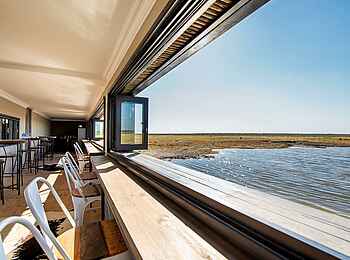 Etosha King Nehale: Ein moderner Fotohide