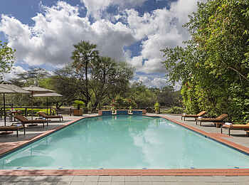 Sedia Riverside Hotel: Swimmingpool