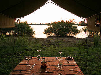 Selous Impala Camp: Dinner beim Camping