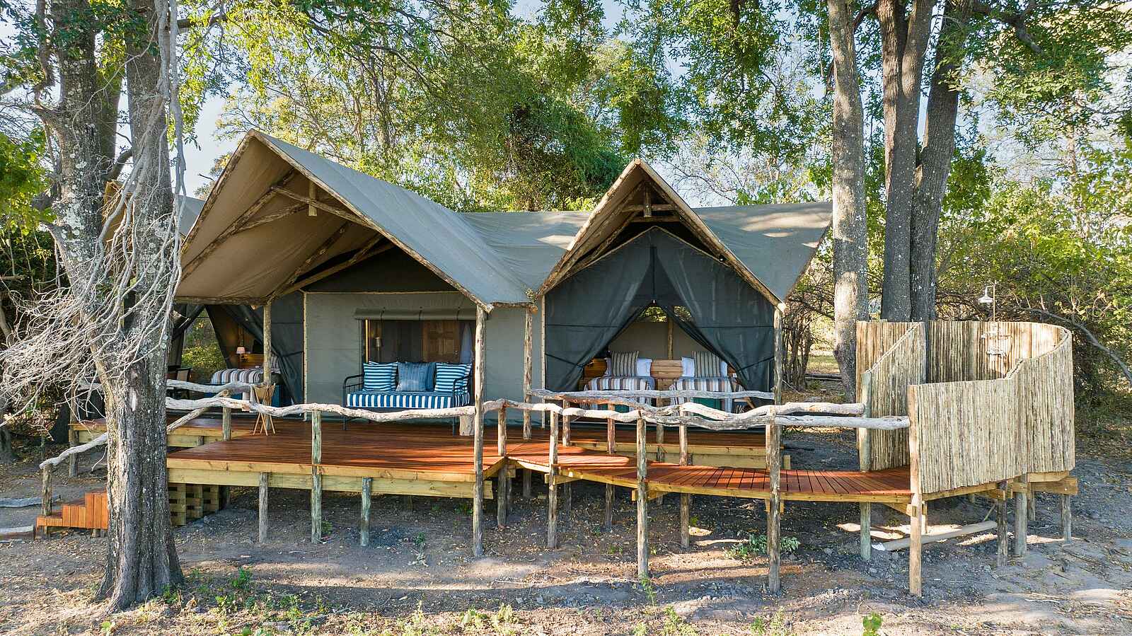 Shinde Footsteps: Ein Familienzelt Shinde Footsteps: Ein Familienzelt