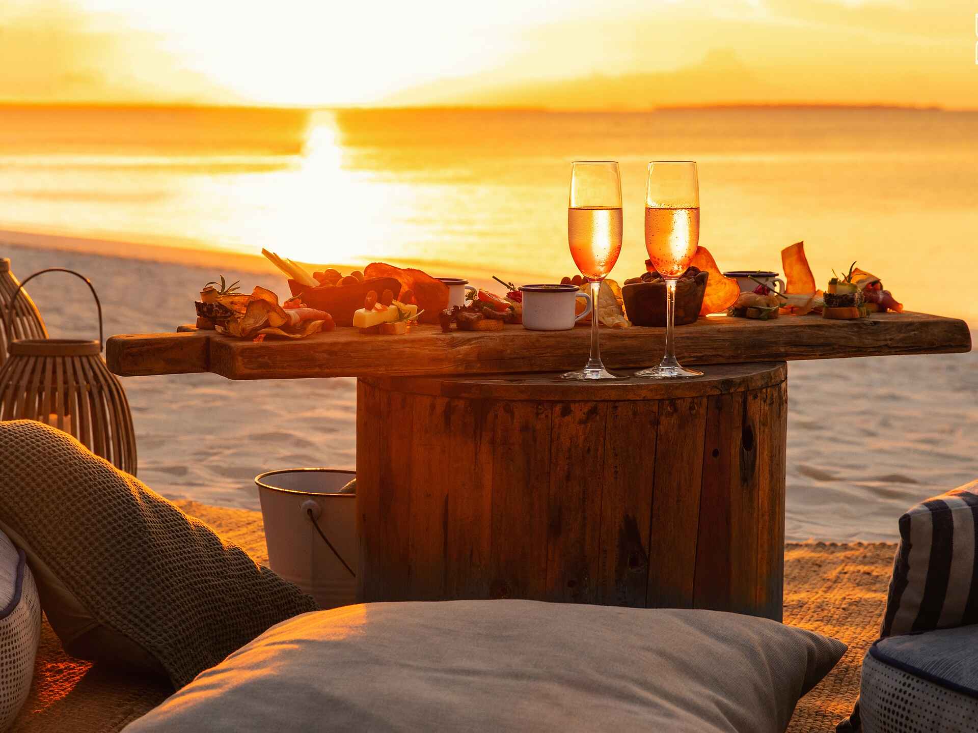 Zuri Zanzibar: Sundowner am Strand