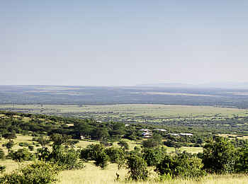 Mara Bushtops: Hanglage mit Blick