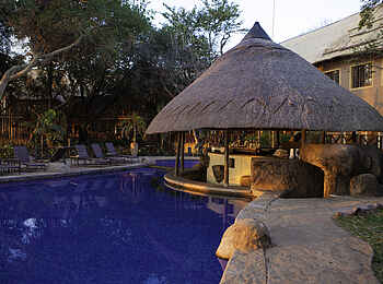 Chobe Marina Lodge: der Swimming Pool