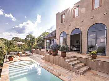 Governors' Mugie: Pool Governors' Mugie: Pool