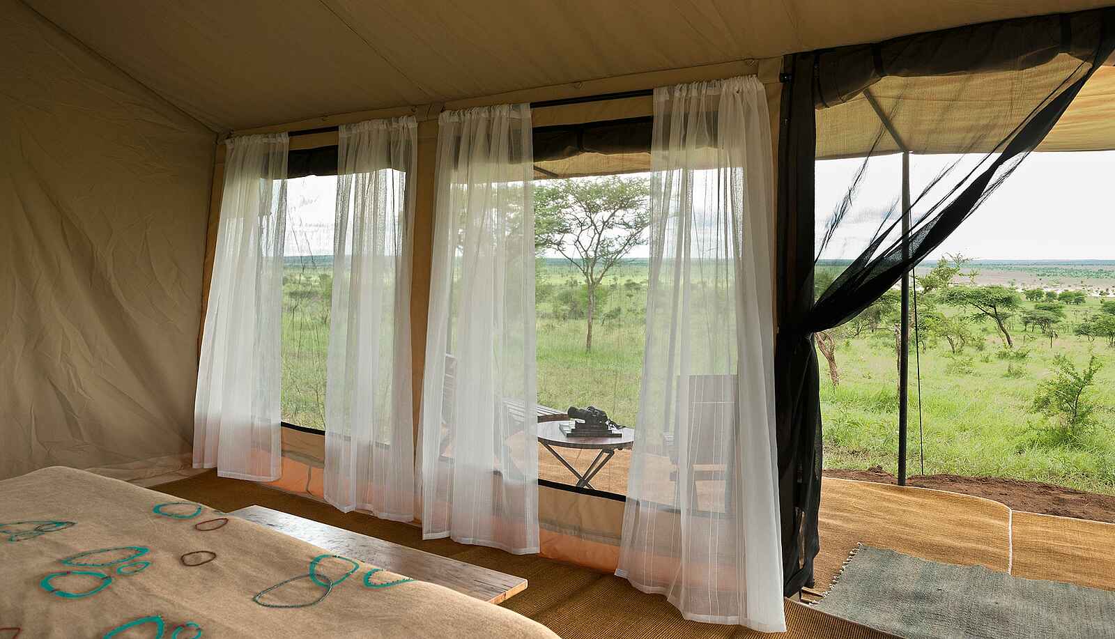 Kiota Camp: Blick aus einem Gästezelt Kiota Camp: Blick aus einem Gästezelt