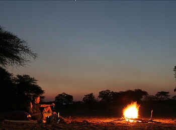 Laba Jongomero Camp: Lagerfeuer beim Fly Camping