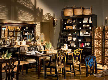 Lion Sands Tinga Lodge: Esstische