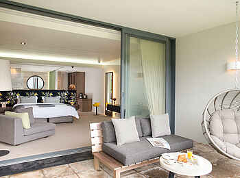 Mont Rochelle Hotel & Vineyard: Cabernet Room Terrasse Mont Rochelle Hotel & Vineyard: Cabernet Room Terrasse