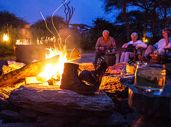 Oliver's Camp: Am Lagerfeuer Oliver's Camp: Am Lagerfeuer