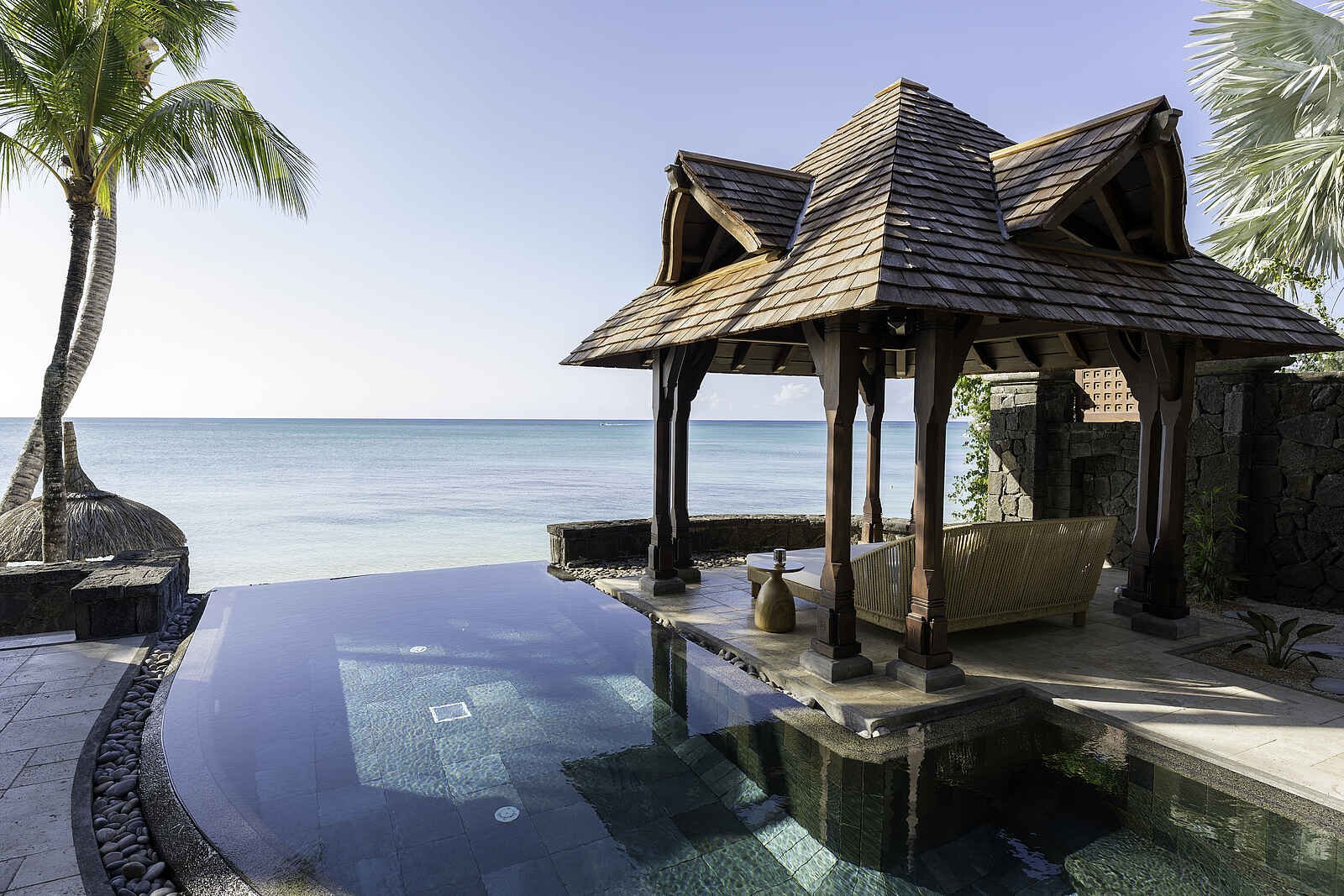 Royal Palm Beachcomber Luxury: Palm Suite Family Pool Royal Palm Beachcomber Luxury: Palm Suite Family Pool