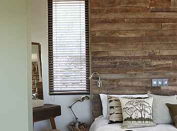 The Olive Exclusive: Caprivi - Spiegeltisch am Bett