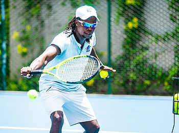 Victoria Beachcomber Resort and Spa: Tennis Victoria Beachcomber Resort and Spa: Tennis