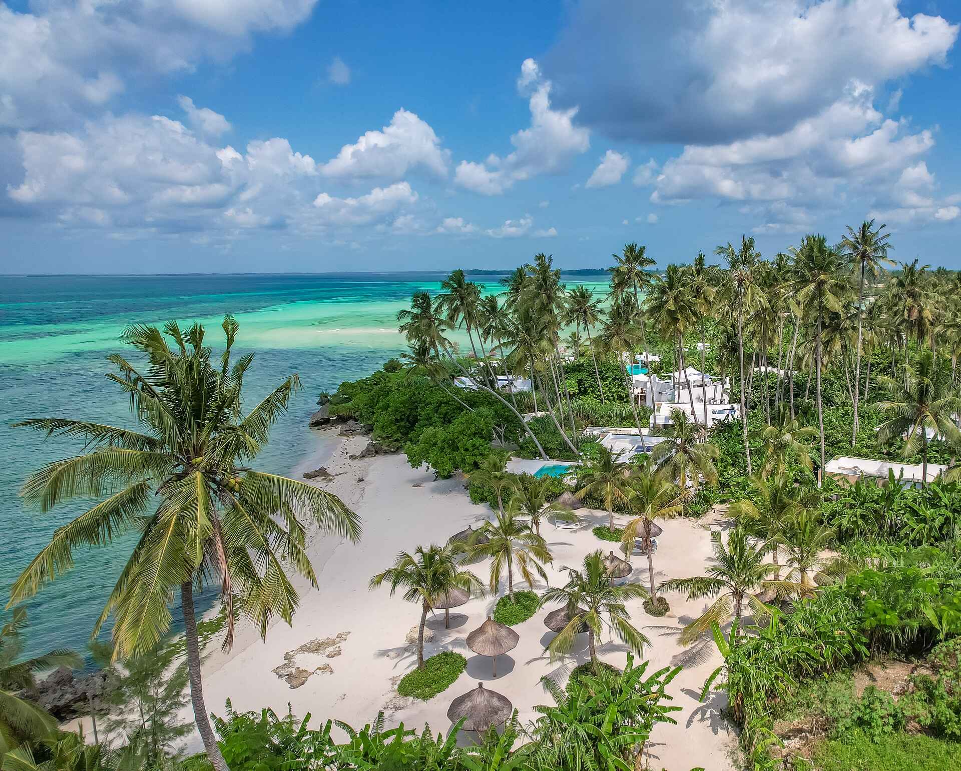 Ycona Luxury Resort: Strand von oben