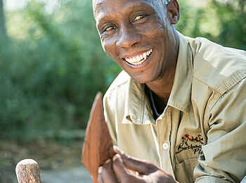 Bushman Plains Camp: Fertiger Speer Bushman Plains Camp: Fertiger Speer